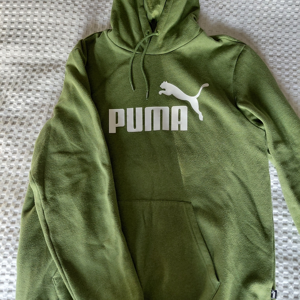 PUMA Men's Green Hoodie Sweater